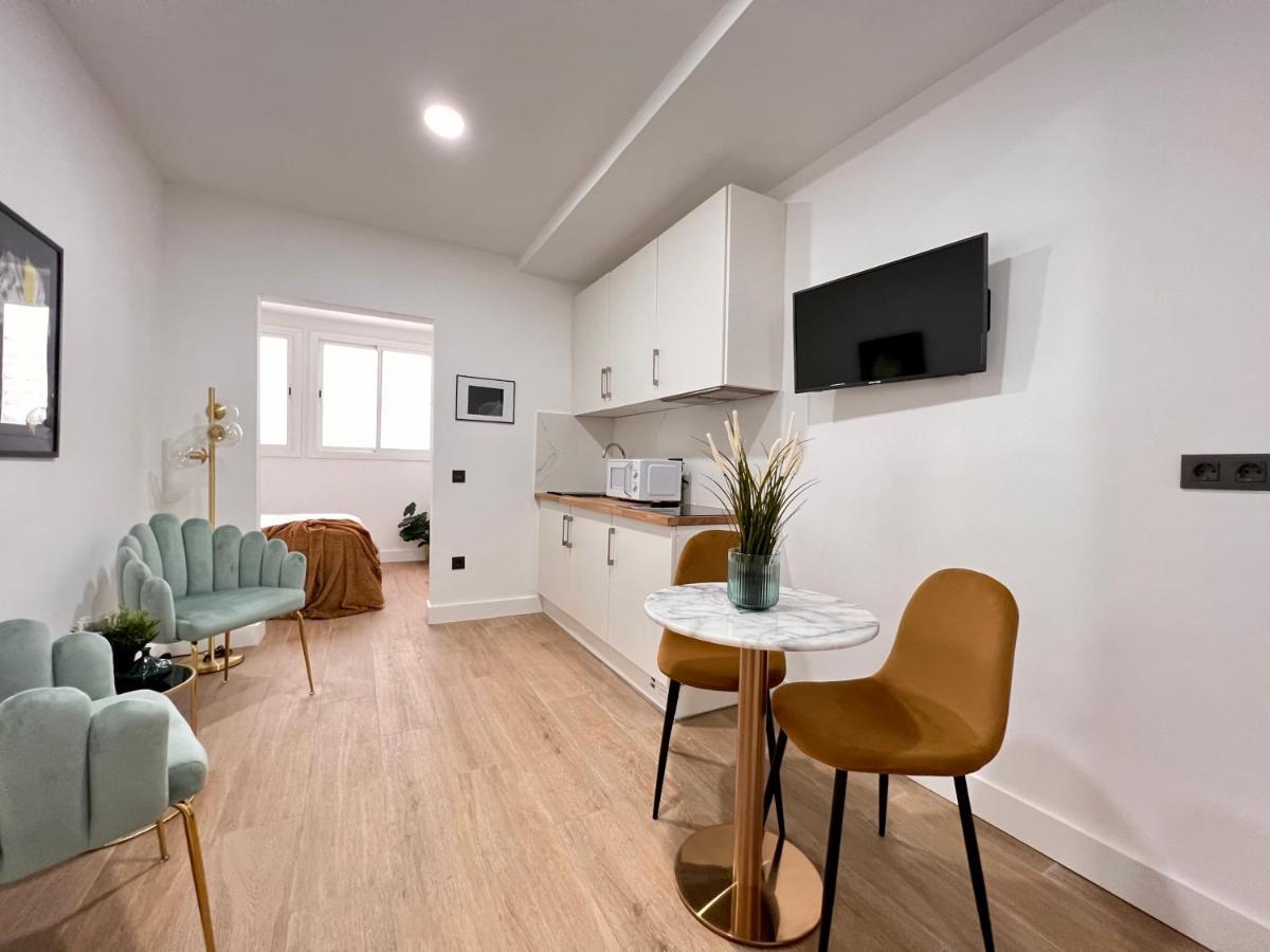 Crysoyle Apartment Barcelona Next To Camp Nou L'Hospitalet de Llobregat Exterior photo